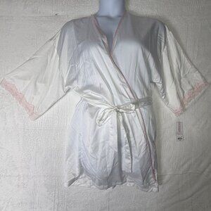 Lilac and London robe with belt size L white pink lace trim Mrs. bridal robe